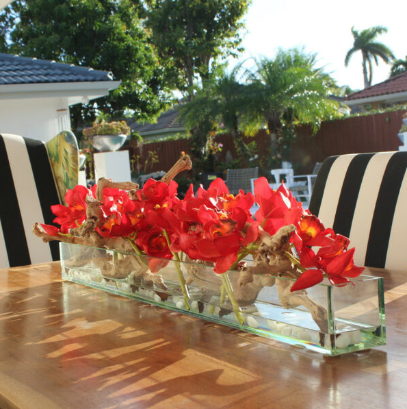 120 cm moderna casa vidrio jardinera con rojo cymbidium orquídeas.