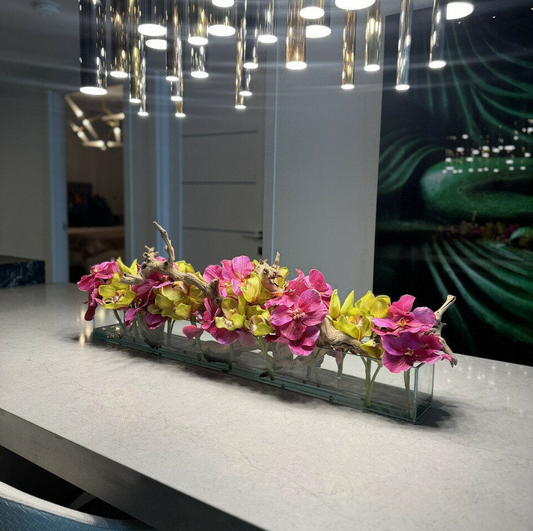 moderna casa vidrio jarrón con rosa vandas y verde cymbidiums