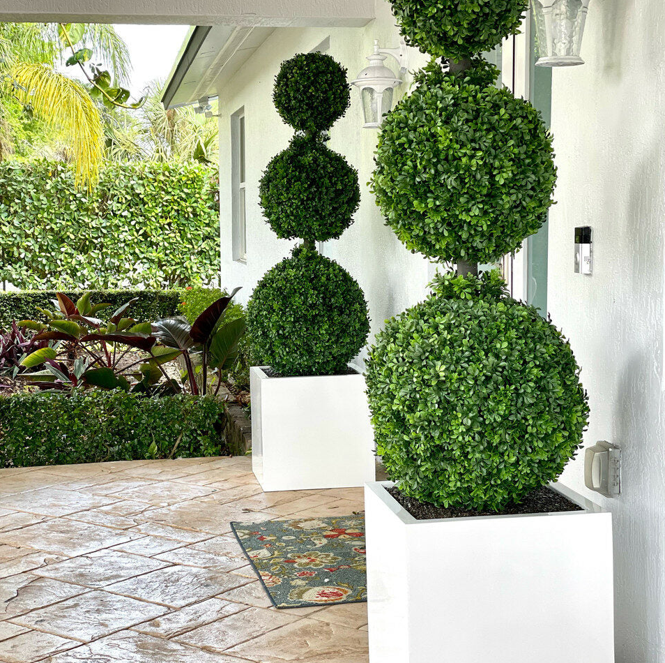 triple Ball topiario con grande Base Fibreglass maceta