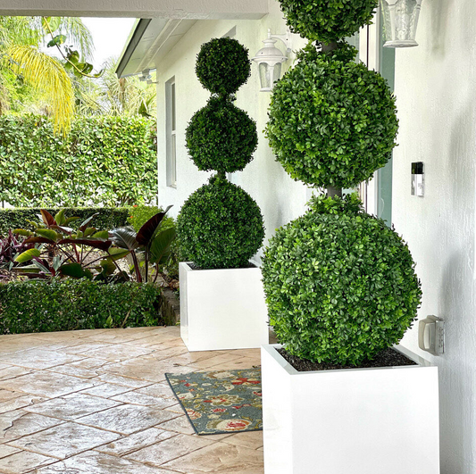 triple Ball topiario con grande Base Fibreglass maceta