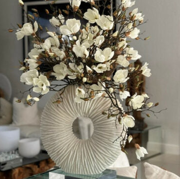 grande eternidad jarrón con magnolias y madera-a-la-deriva