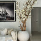 blanco magnolia árbol en 30″ brillante blanco esférico jardinera