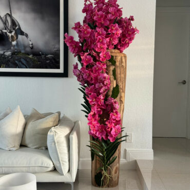 grande vivo borde teca jarrón con rosa vanda orquídeas